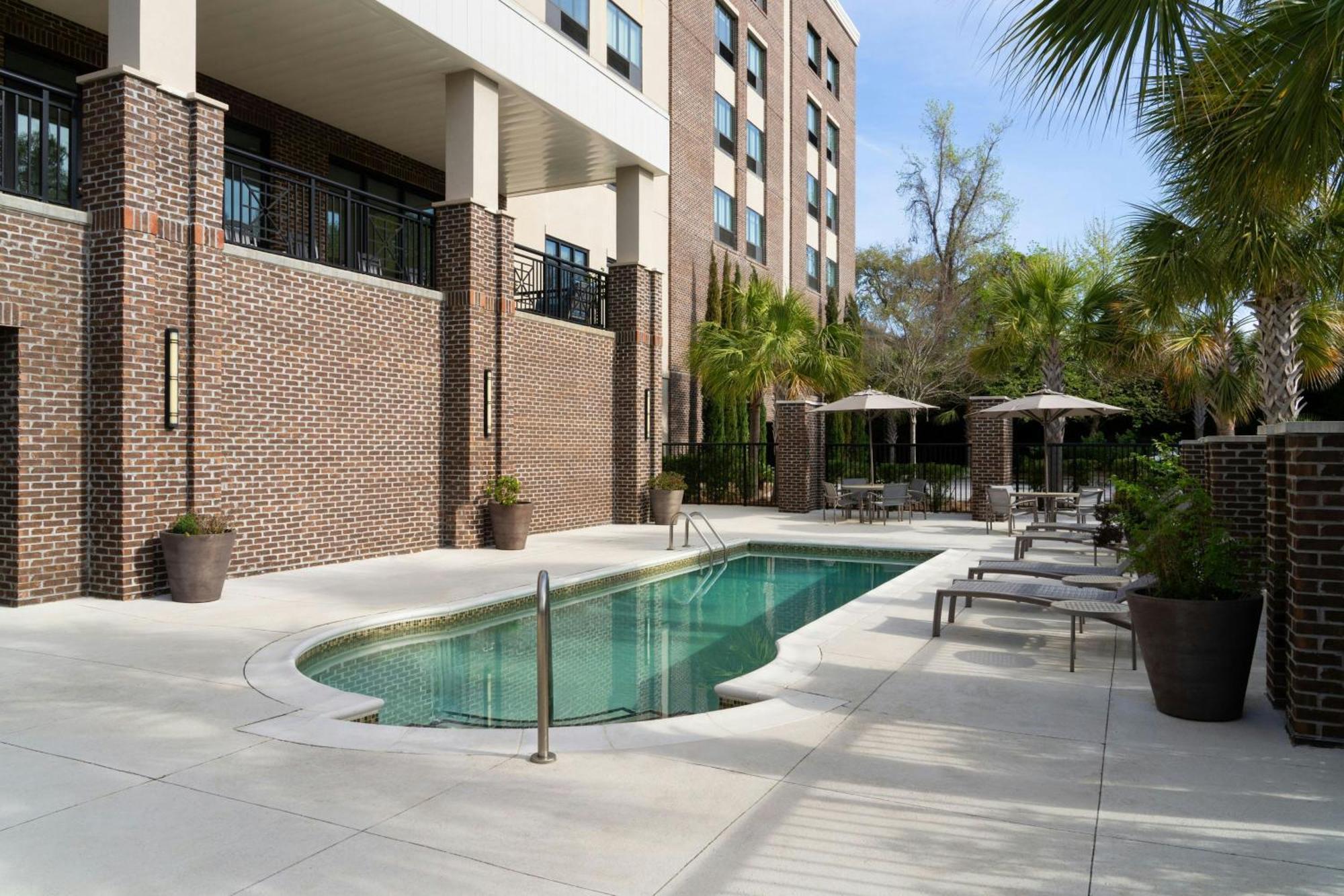 Springhill By Marriott Charleston 3*